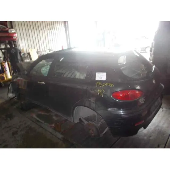 ALFA ROMEO 147 (190) '2004 1.9 JTD 16V DISTINCTIVE NEGRA