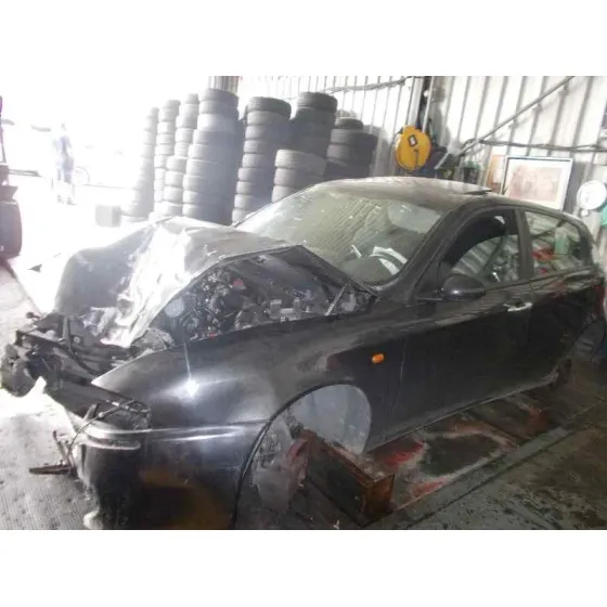 ALFA ROMEO 147 (190) '2004 1.9 JTD 16V DISTINCTIVE NEGRA