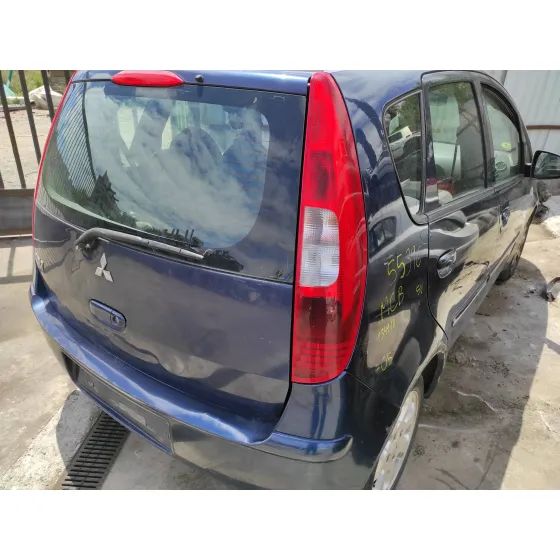 MITSUBISHI COLT BERLINA 5 (Z30A) '2005 1.1 CAT NEGRO