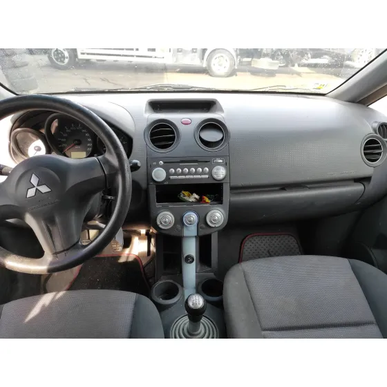 MITSUBISHI COLT BERLINA 5 (Z30A) '2005 1.1 CAT NEGRO