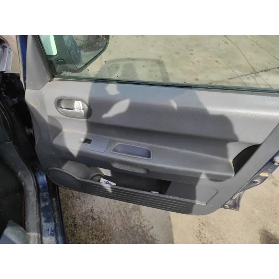 MITSUBISHI COLT BERLINA 5 (Z30A) '2005 1.1 CAT NEGRO