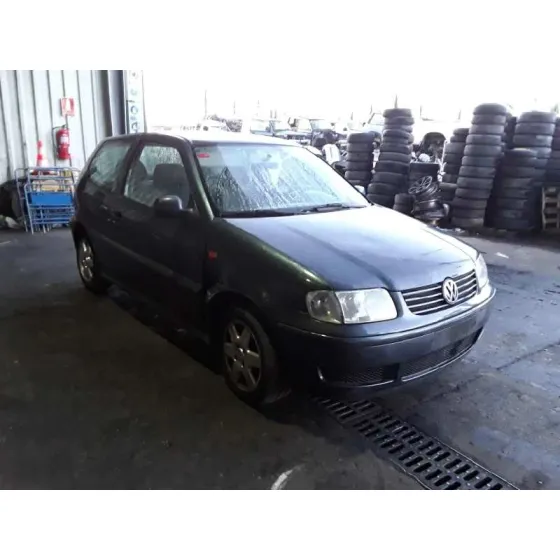 VOLKSWAGEN POLO BERLINA (6N2) '2001 TRENDLINE GRIS OSCURO