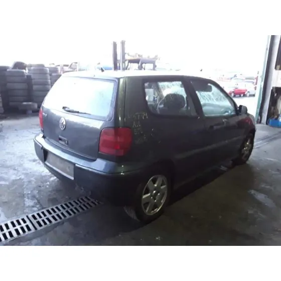 VOLKSWAGEN POLO BERLINA (6N2) '2001 TRENDLINE GRIS OSCURO