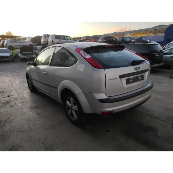 FORD FOCUS BERLINA (CAP) '2005 * PLATA