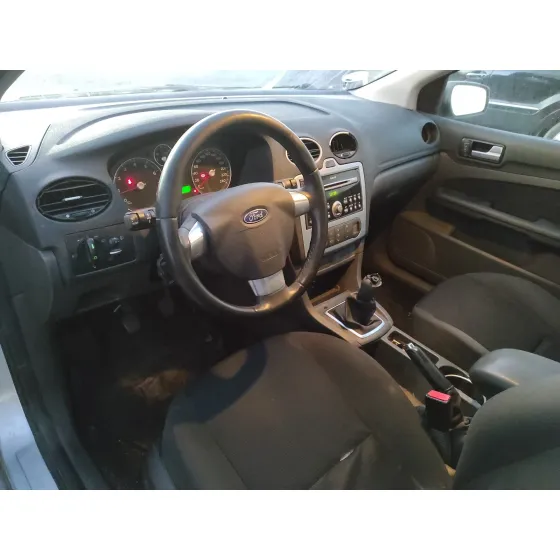 FORD FOCUS BERLINA (CAP) '2005 * PLATA