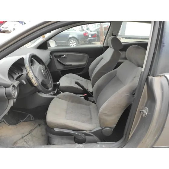 SEAT IBIZA (6L1) '2003 1.4 16V GRIS