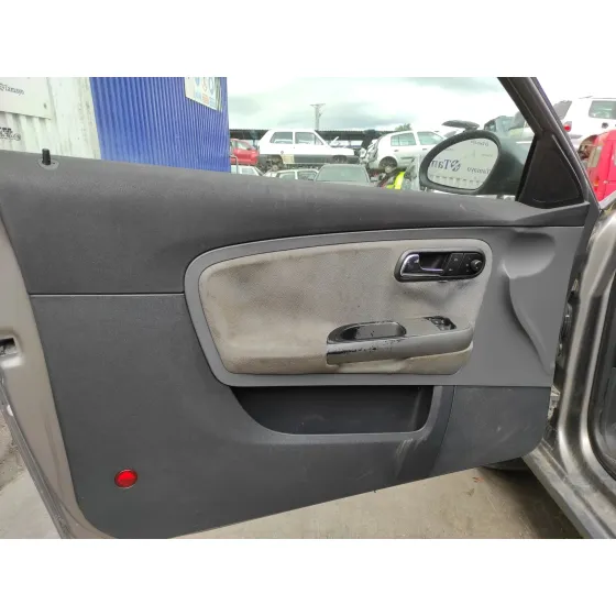 SEAT IBIZA (6L1) '2003 1.4 16V GRIS