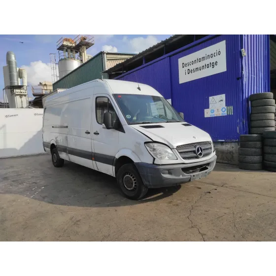 MERCEDES SPRINTER 02.00 -> CAJA CERRADA '2006 * BLANCO