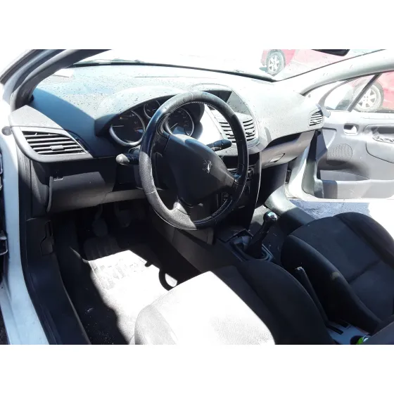 PEUGEOT 207 '2007 1.4 HDI BLANCO