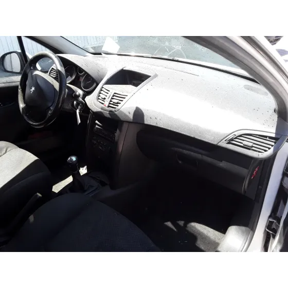 PEUGEOT 207 '2007 1.4 HDI BLANCO