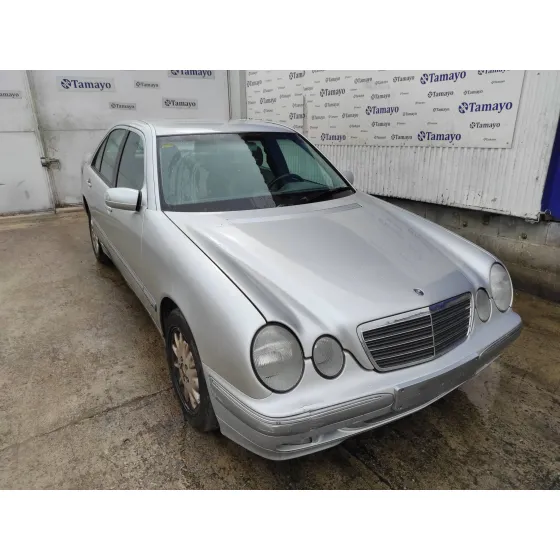 MERCEDES CLASE E (W210) BERLINA '2001 2.0 COMPRESOR CAT PLATA