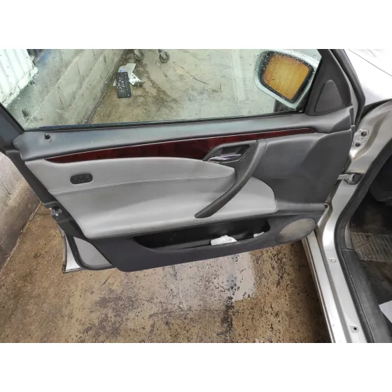 MERCEDES CLASE E (W210) BERLINA '2001 2.0 COMPRESOR CAT PLATA