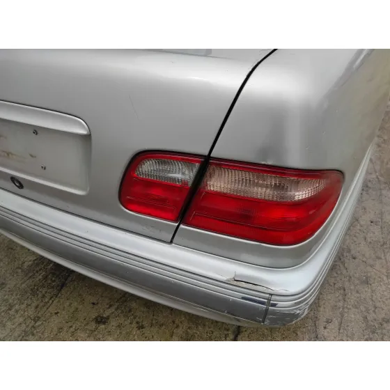 MERCEDES CLASE E (W210) BERLINA '2001 2.0 COMPRESOR CAT PLATA