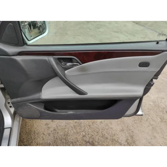 MERCEDES CLASE E (W210) BERLINA '2001 2.0 COMPRESOR CAT PLATA
