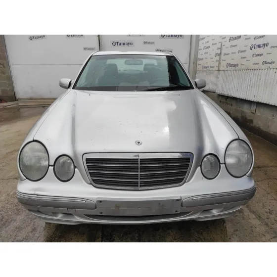 MERCEDES CLASE E (W210) BERLINA '2001 2.0 COMPRESOR CAT PLATA