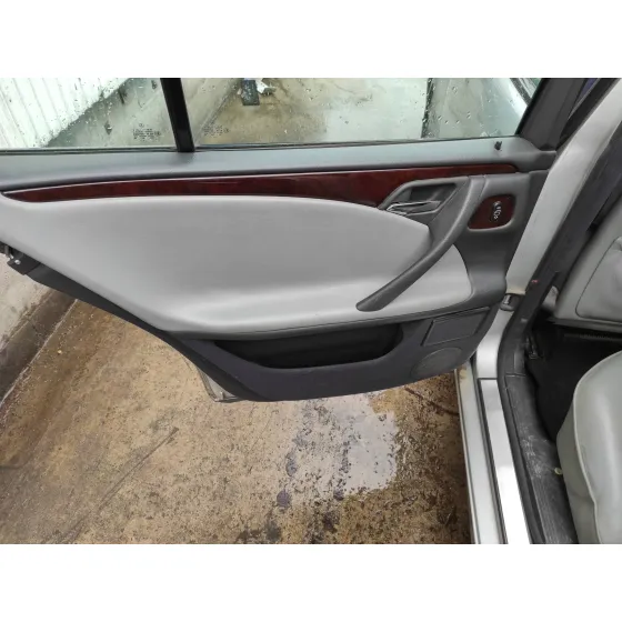 MERCEDES CLASE E (W210) BERLINA '2001 2.0 COMPRESOR CAT PLATA