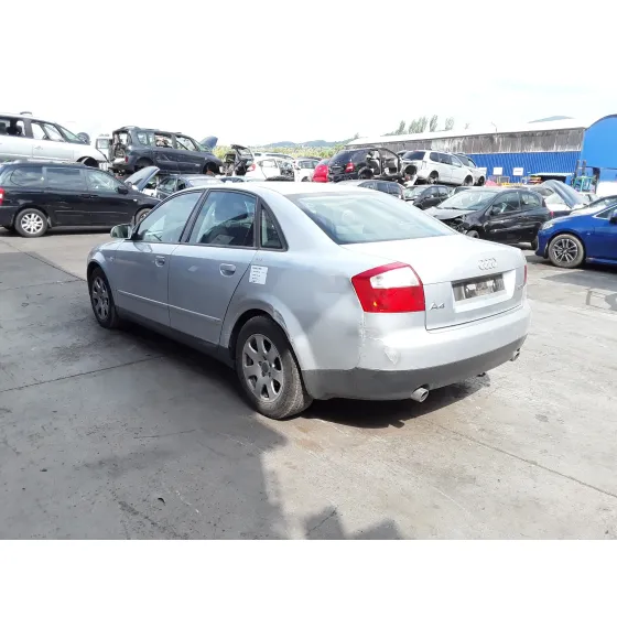 AUDI A4 BERLINA (8E) '2001 * PLATA