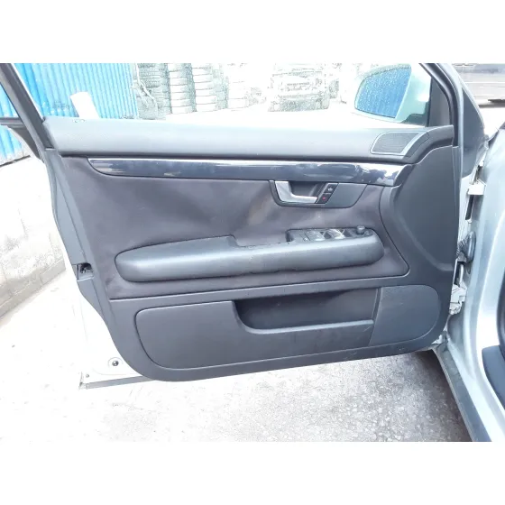 AUDI A4 BERLINA (8E) '2001 * PLATA
