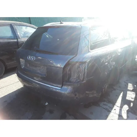 AUDI A4 AVANT (8E) '2003 2.5 V6 24V TDI GRIS