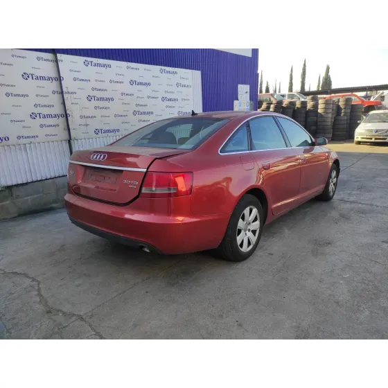 AUDI A6 BERLINA (4F2) '2004 * ROJO