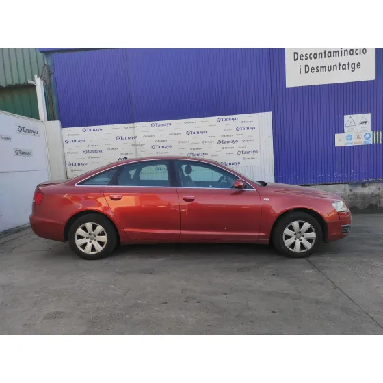 AUDI A6 BERLINA (4F2) '2004 * ROJO