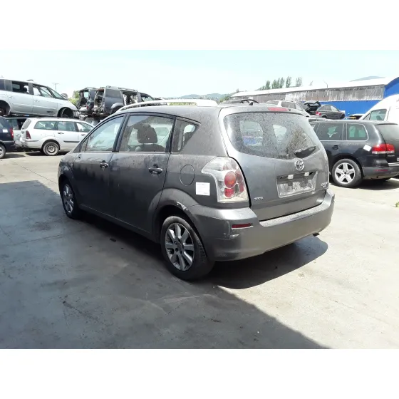 TOYOTA COROLLA VERSO (R1) '2004 * GRIS