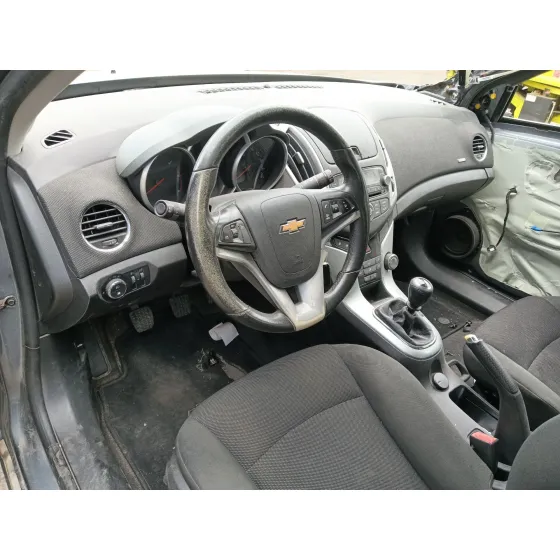Chevrolet CRUZE HATCHBACK (J305) 2012