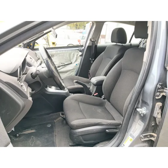 Chevrolet CRUZE HATCHBACK (J305) 2012
