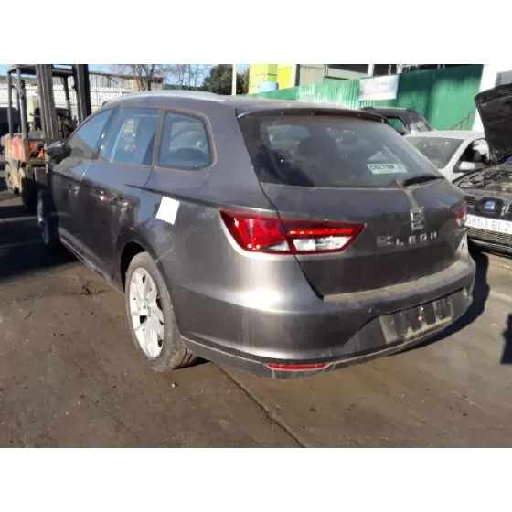SEAT LEON ST (5F8) '2015 * GRIS OSCURO