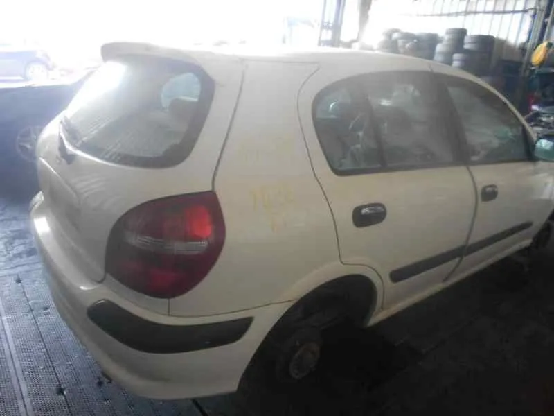 NISSAN ALMERA (N16/E) NISSAN ALMERA (N16/E) '2002 2.2 16V TURBODIESEL CAT BLANCO 2000