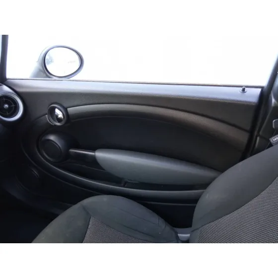 MINI MINI (R56) '2010 * BEIGE/NEGRO