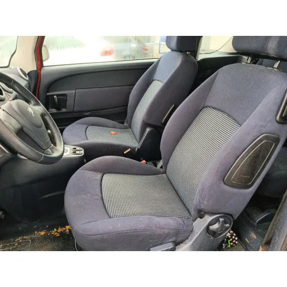 Peugeot 1007 (KM_) 2005