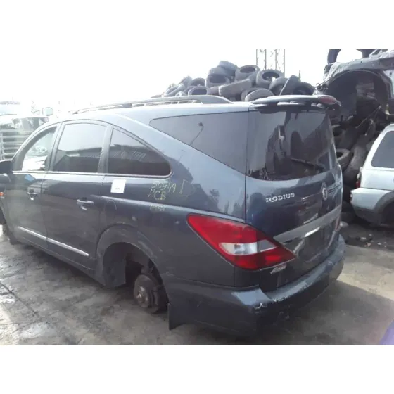 SSANGYONG RODIUS '2006 2.7 TURBODIESEL CAT NEGRO