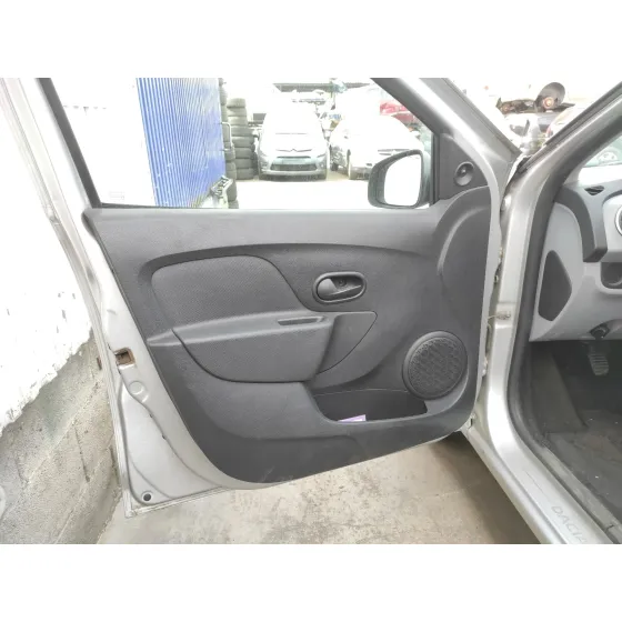 DACIA SANDERO '2013 1.5 DCI DIESEL FAP CAT PLATA