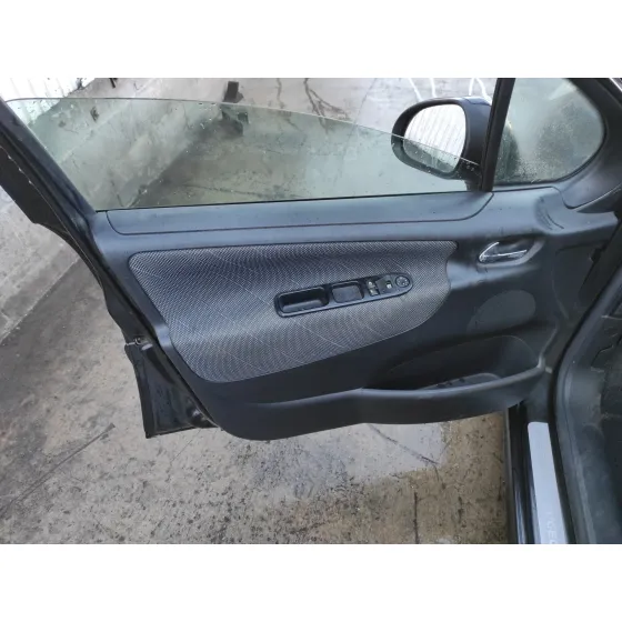 PEUGEOT 207 '2009 1.6 16V HDI NEGRO
