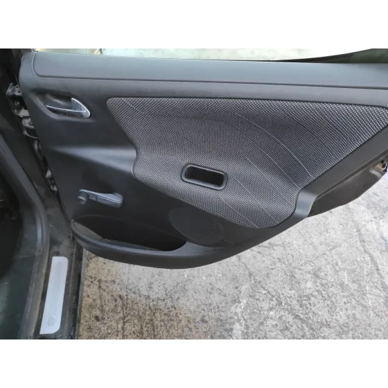 PEUGEOT 207 '2009 1.6 16V HDI NEGRO