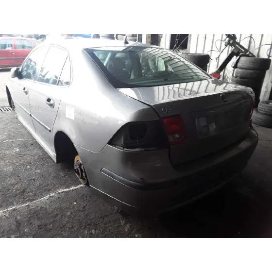 SAAB 9-3 BERLINA '2004 2.0 CAT GRIS CLARO