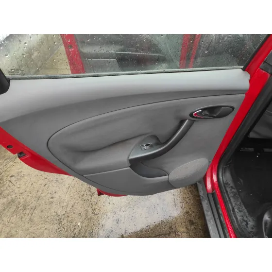 SEAT ALTEA (5P1) '2004 1.6 ROJO