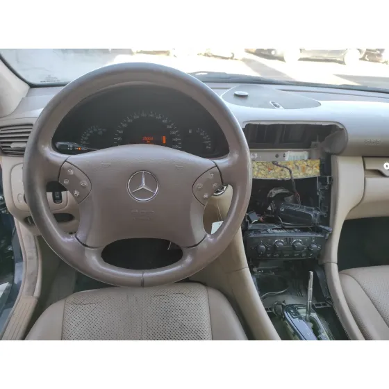 MERCEDES CLASE C (W203) FAMILIAR '2003 1.8 CAT AZUL MARINO