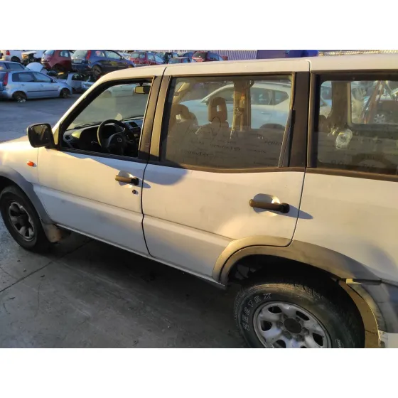 NISSAN TERRANO/TERRANO.II (R20) '2004 SR (5-PTAS.) BLANCO
