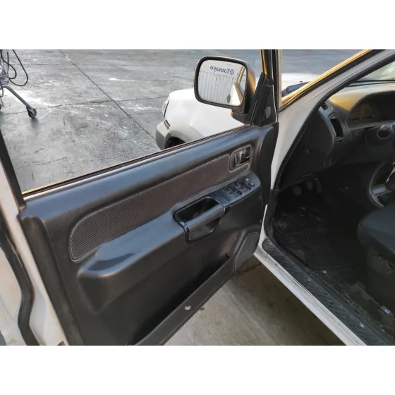 NISSAN TERRANO/TERRANO.II (R20) '2004 SR (5-PTAS.) BLANCO