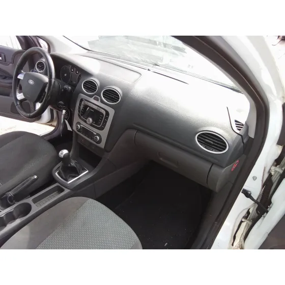 FORD FOCUS BERLINA (CAP) '2008 1.8 TDCI TURBODIESEL CAT BLANCO/QUEMADO