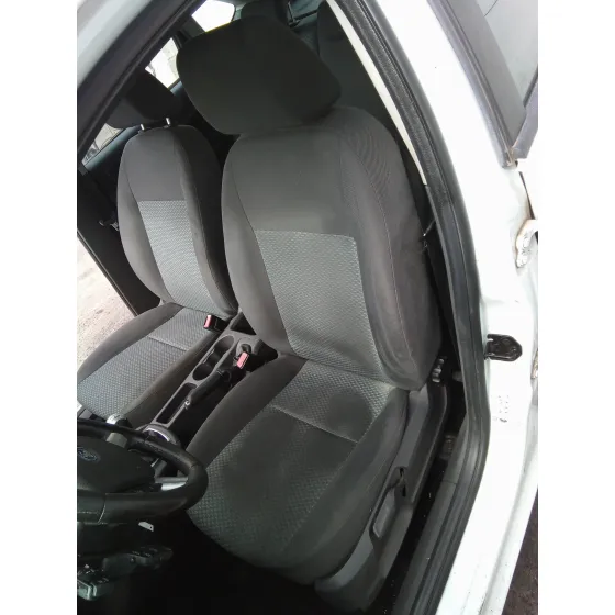 FORD FOCUS BERLINA (CAP) '2008 1.8 TDCI TURBODIESEL CAT BLANCO/QUEMADO