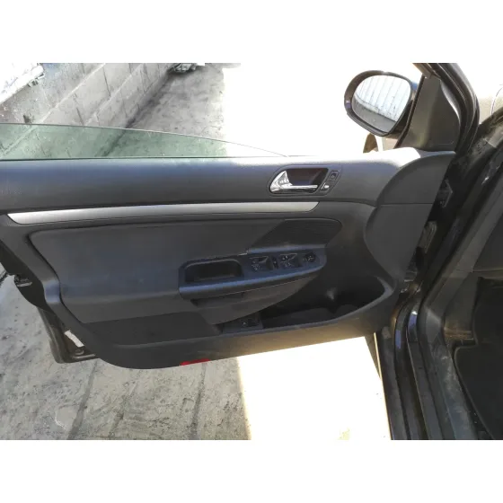 VOLKSWAGEN GOLF V BERLINA (1K1) '2004 1.9 TDI NEGRO