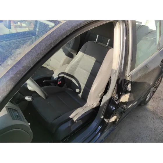 VOLKSWAGEN GOLF V BERLINA (1K1) '2004 1.9 TDI NEGRO
