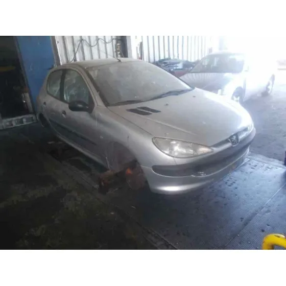 PEUGEOT 206 BERLINA '2002 XR PLATEADO