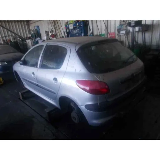 PEUGEOT 206 BERLINA '2002 XR PLATEADO