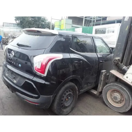 SSANGYONG TIVOLI '2015 * NEGRO