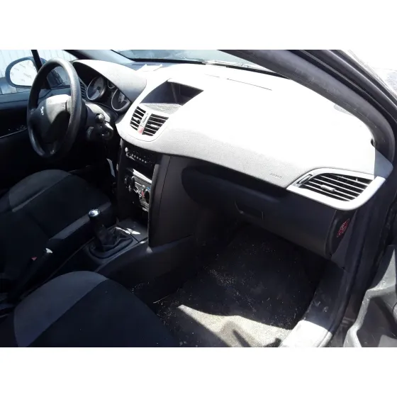 PEUGEOT 207 '2008 1.4 NEGRO