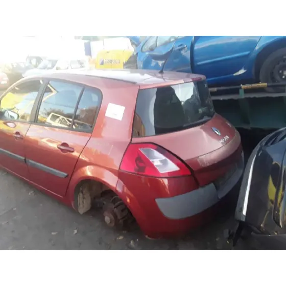 RENAULT MEGANE II BERLINA 5P '2004 1.9 DCI DIESEL GRANATE